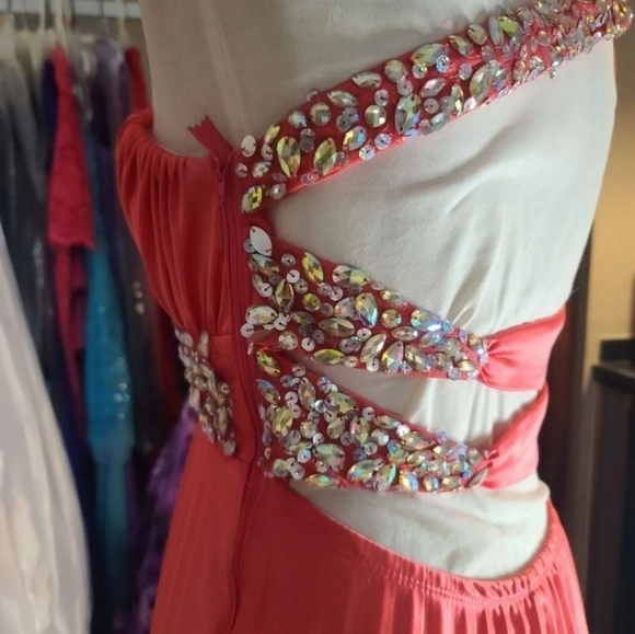 Prom/formal dress - Picture 9 of 10